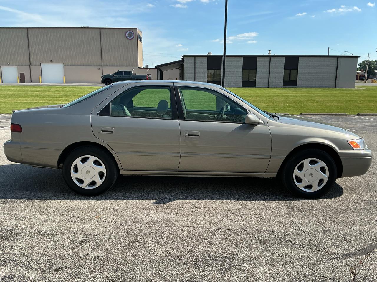 Toyota Camry CE V6 1997