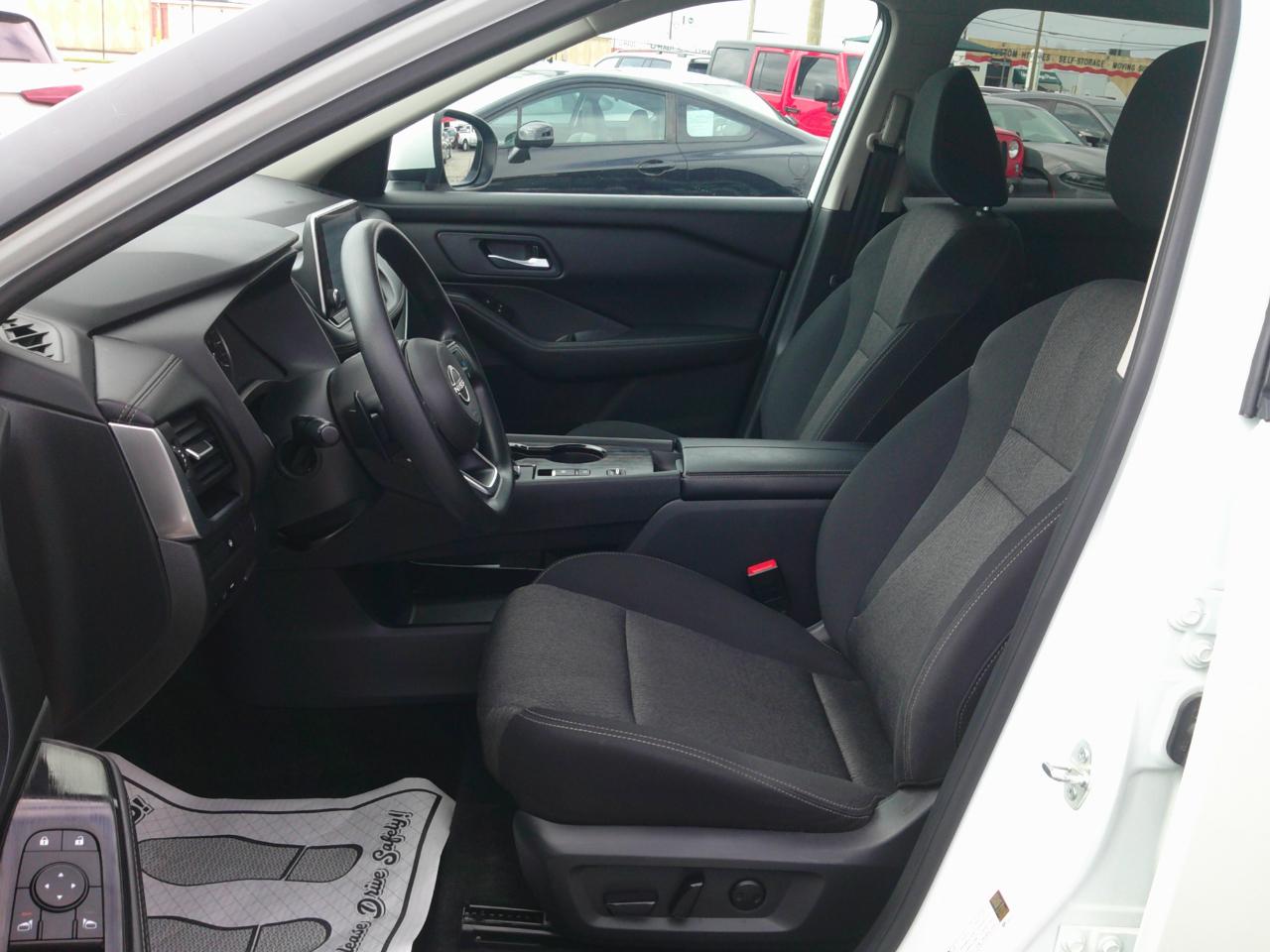 Nissan Rogue SV 2024