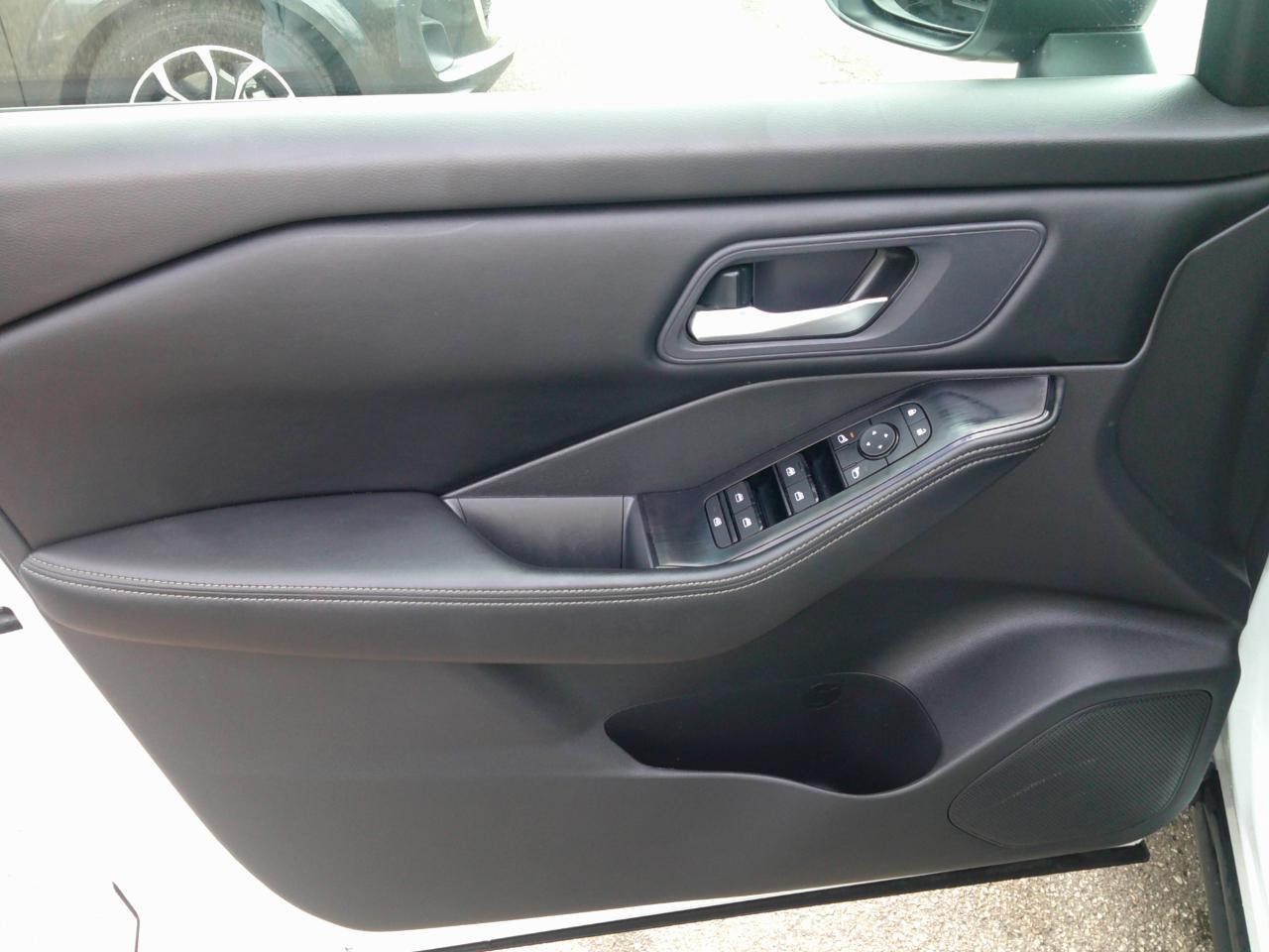 Nissan Rogue SV 2024