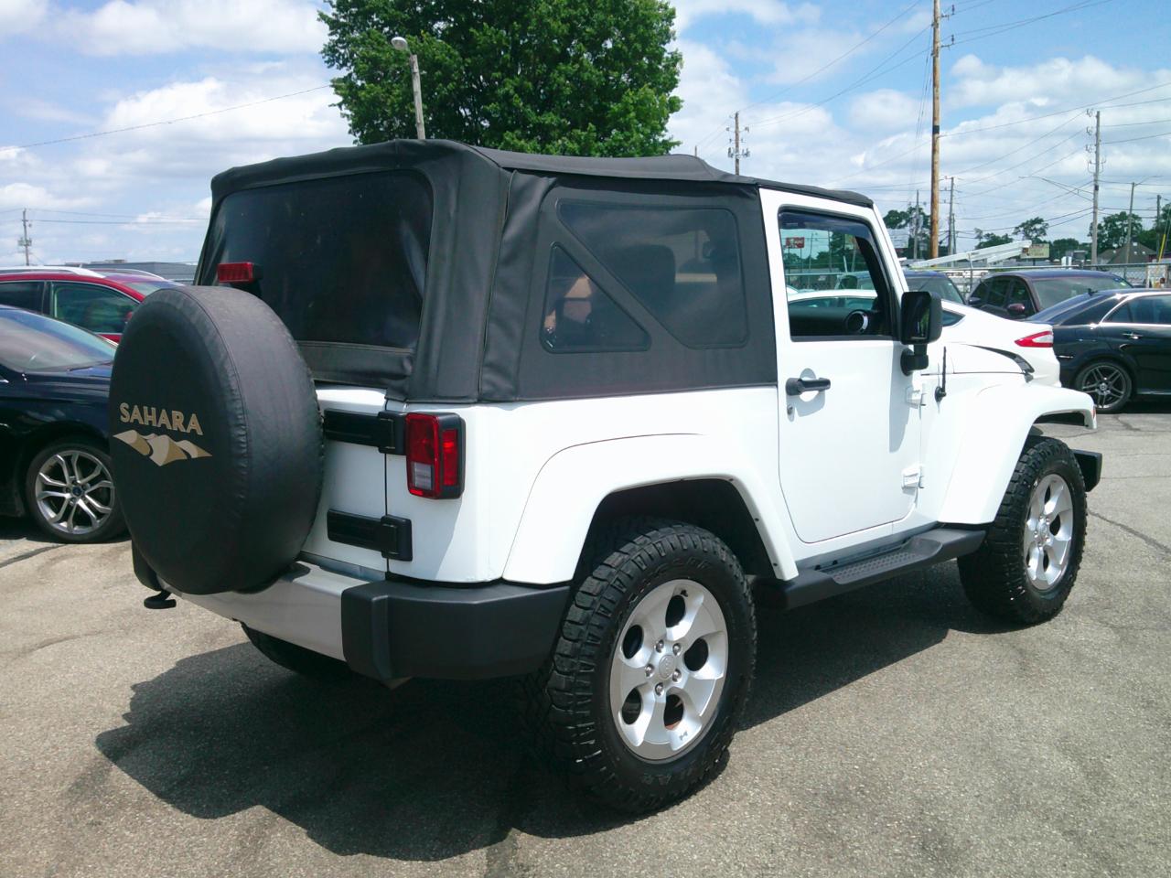 Jeep Wrangler Sahara 4WD 2014