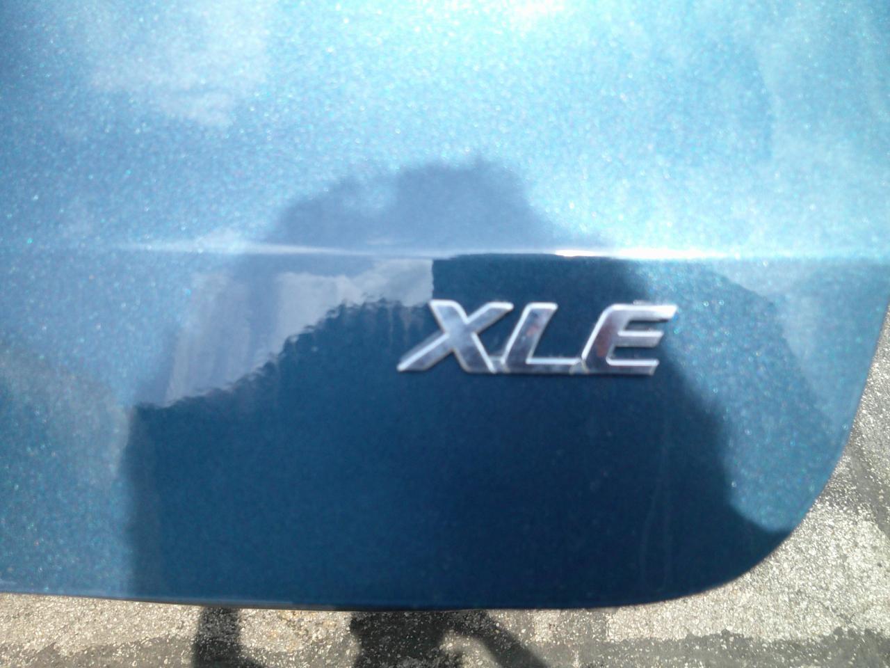 Toyota Sienna XLE FWD 8-Passenger V6 2013