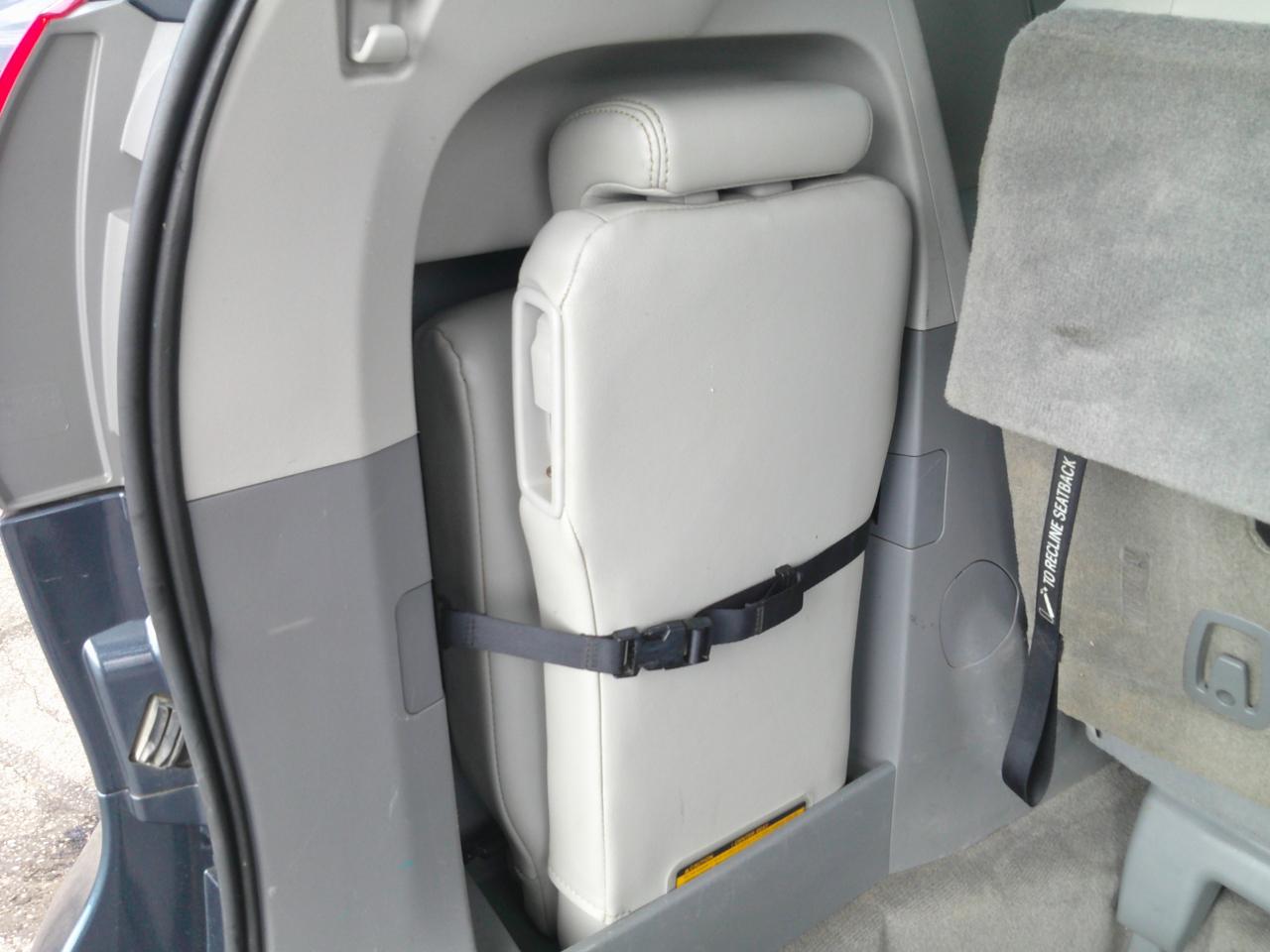 Toyota Sienna XLE FWD 8-Passenger V6 2013