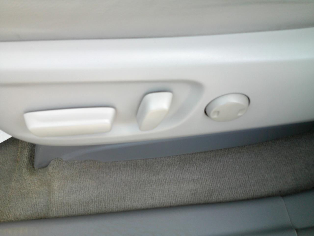 Toyota Sienna XLE FWD 8-Passenger V6 2013