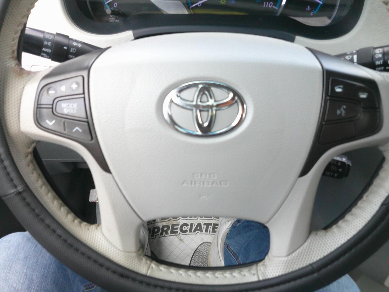 Toyota Sienna XLE FWD 8-Passenger V6 2013