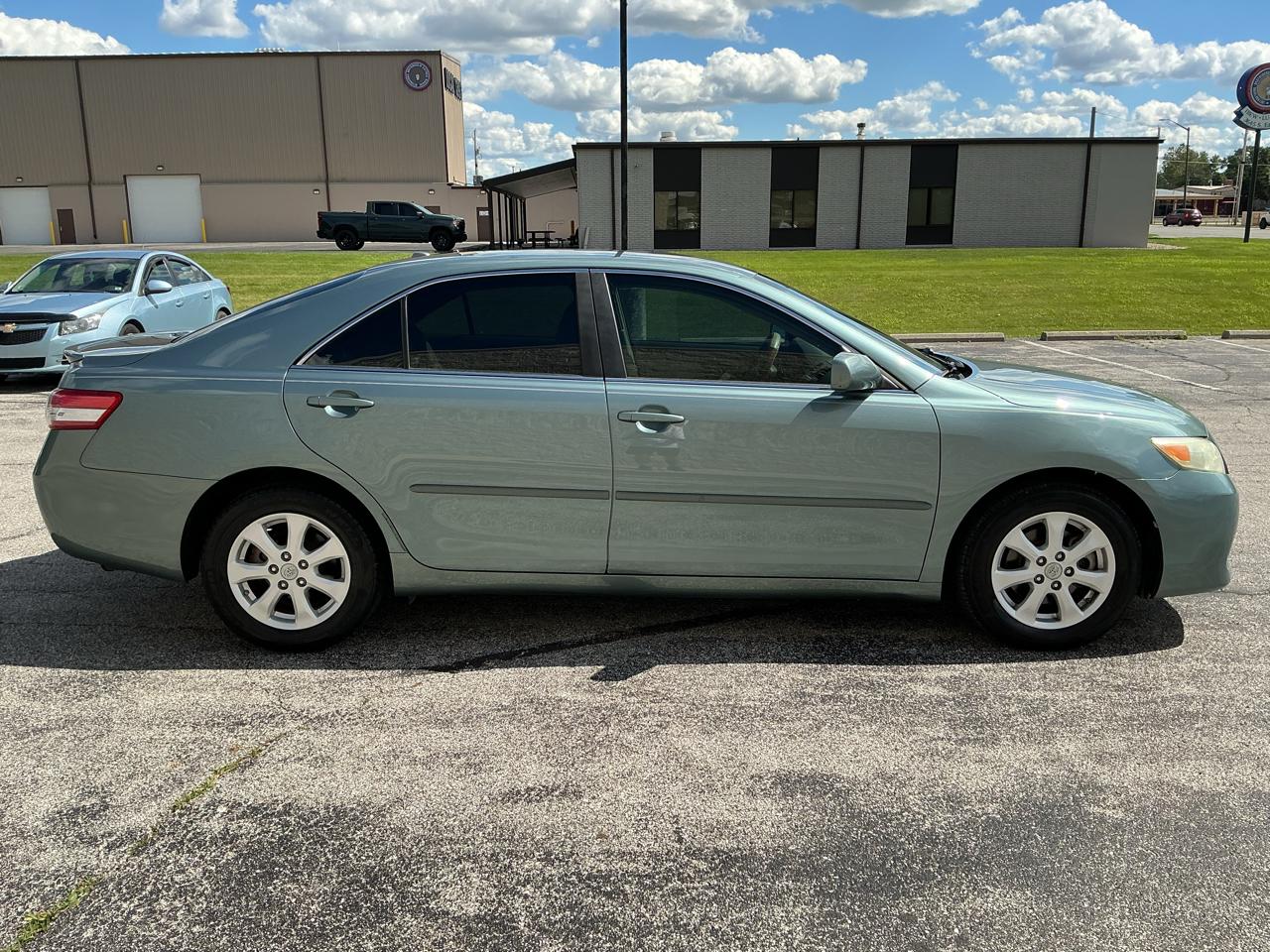 Toyota Camry Base 2011