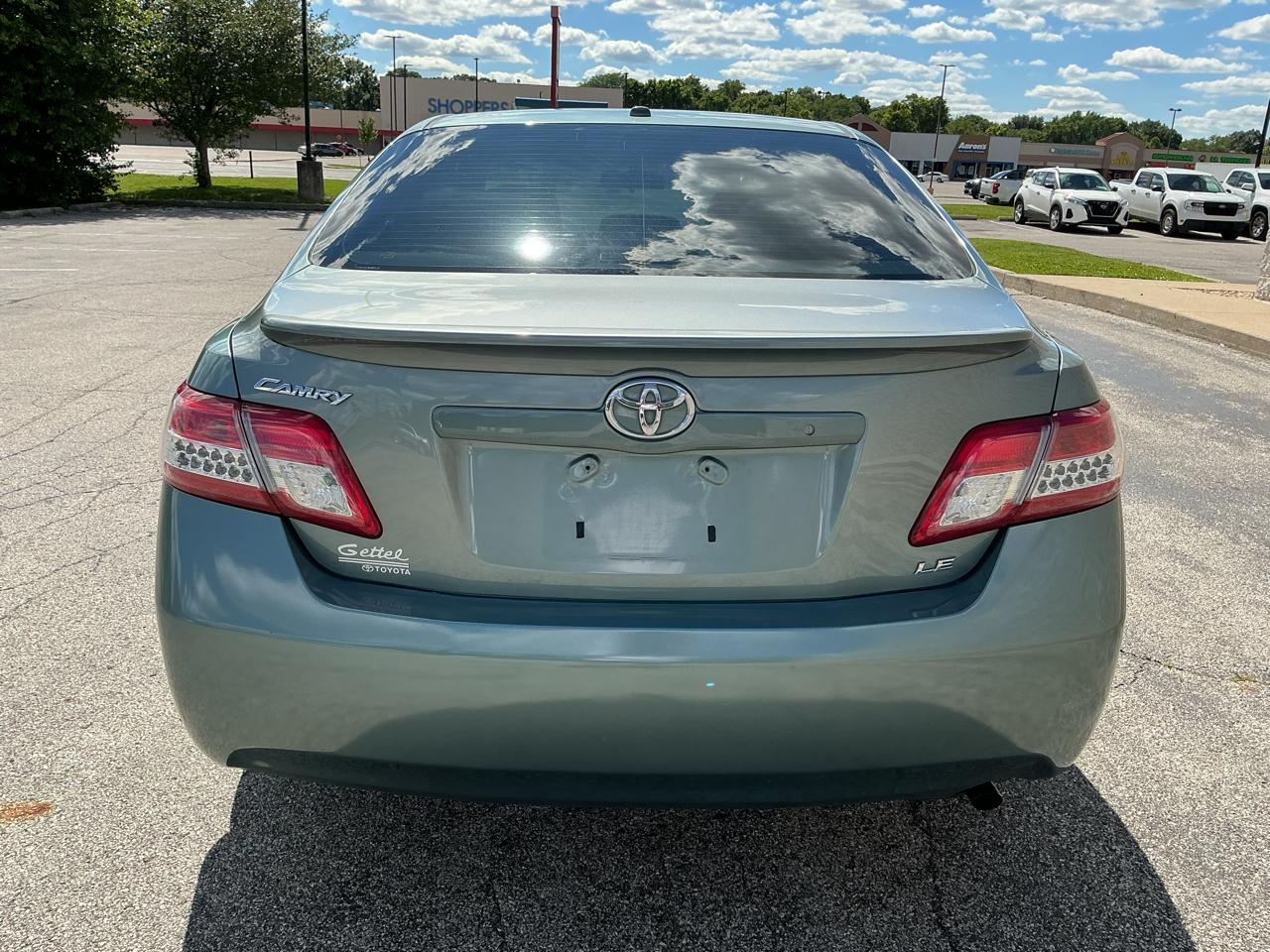 Toyota Camry Base 2011