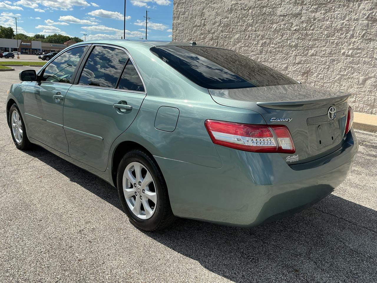 Toyota Camry Base 2011