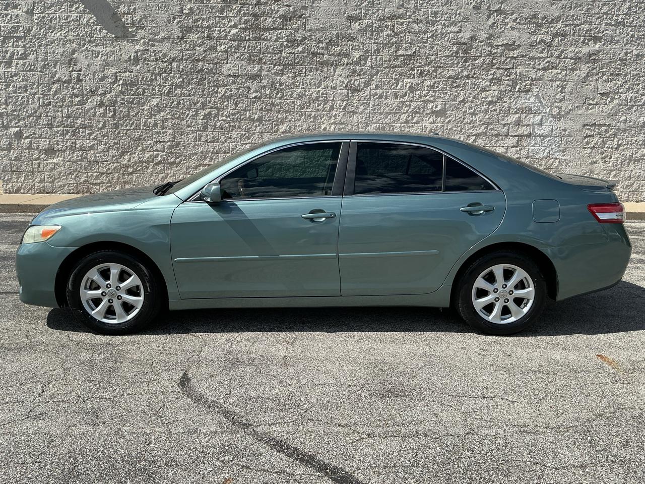 Toyota Camry Base 2011