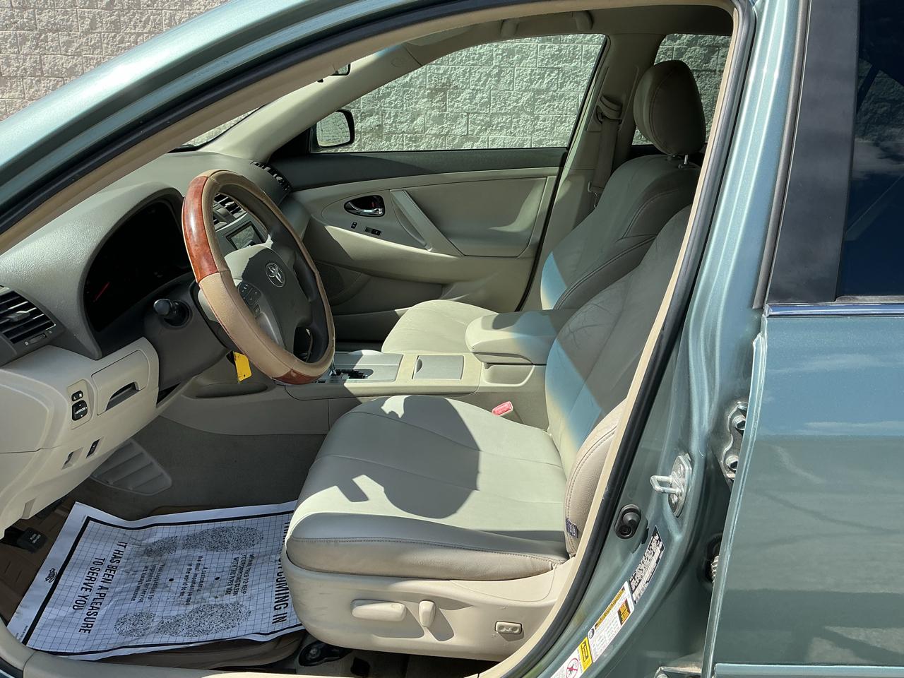 Toyota Camry Base 2011