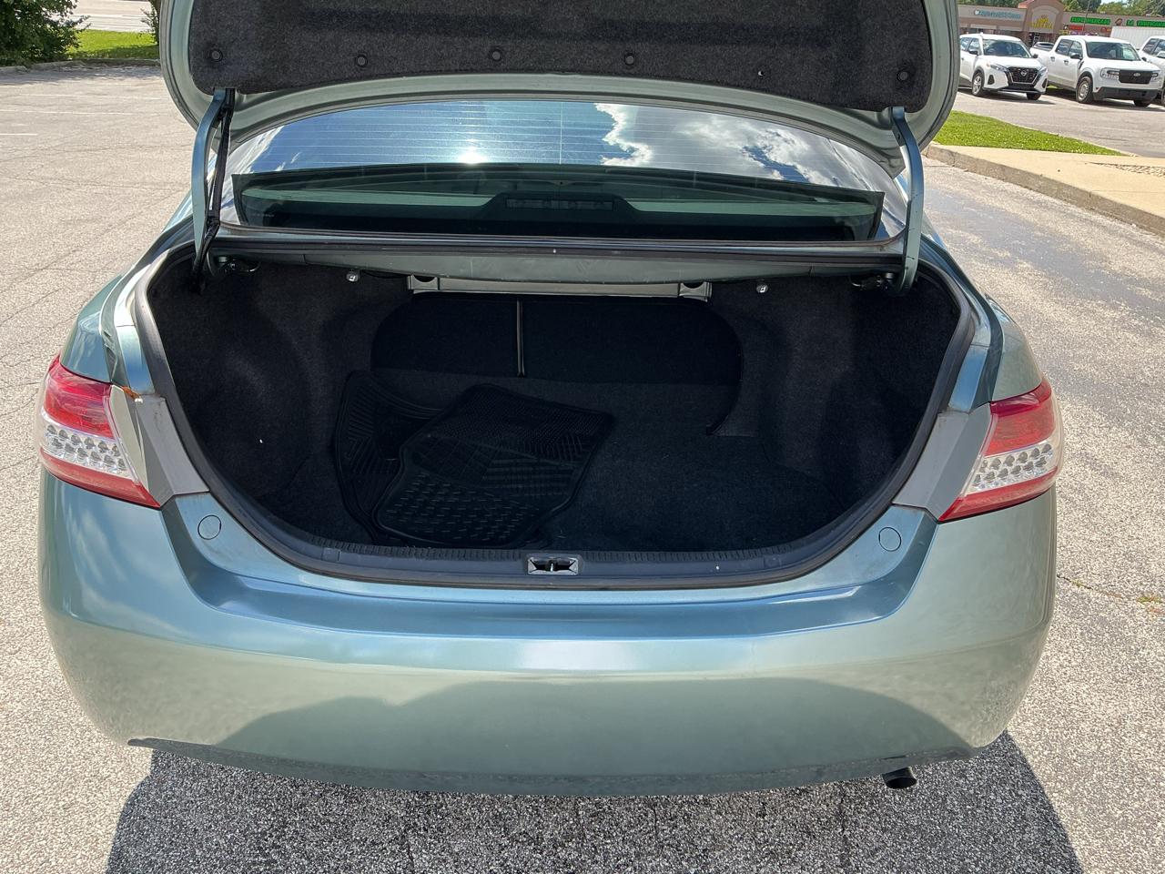 Toyota Camry Base 2011