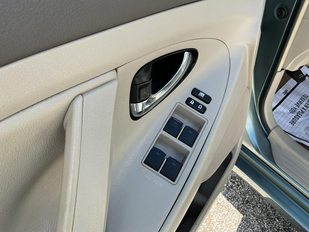 Toyota Camry Base 2011