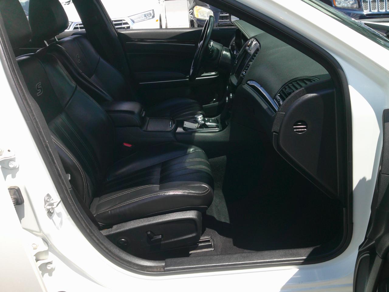 Chrysler 300 S V6 RWD 2019