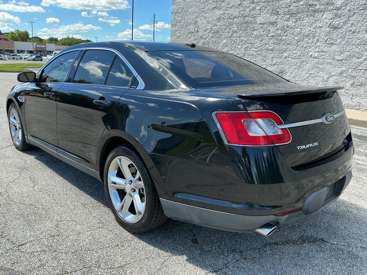 Ford Taurus SHO AWD 2011