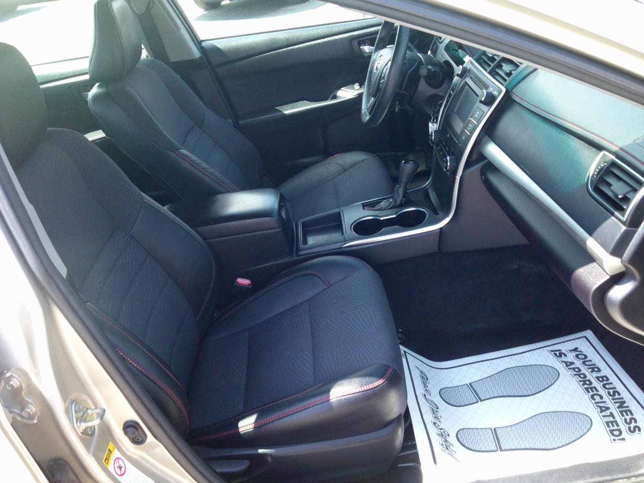 Toyota Camry SE 2017