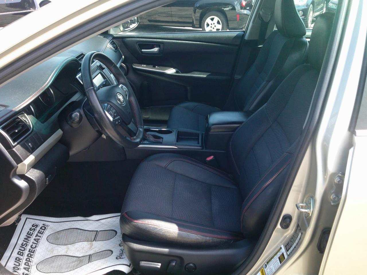 Toyota Camry SE 2017