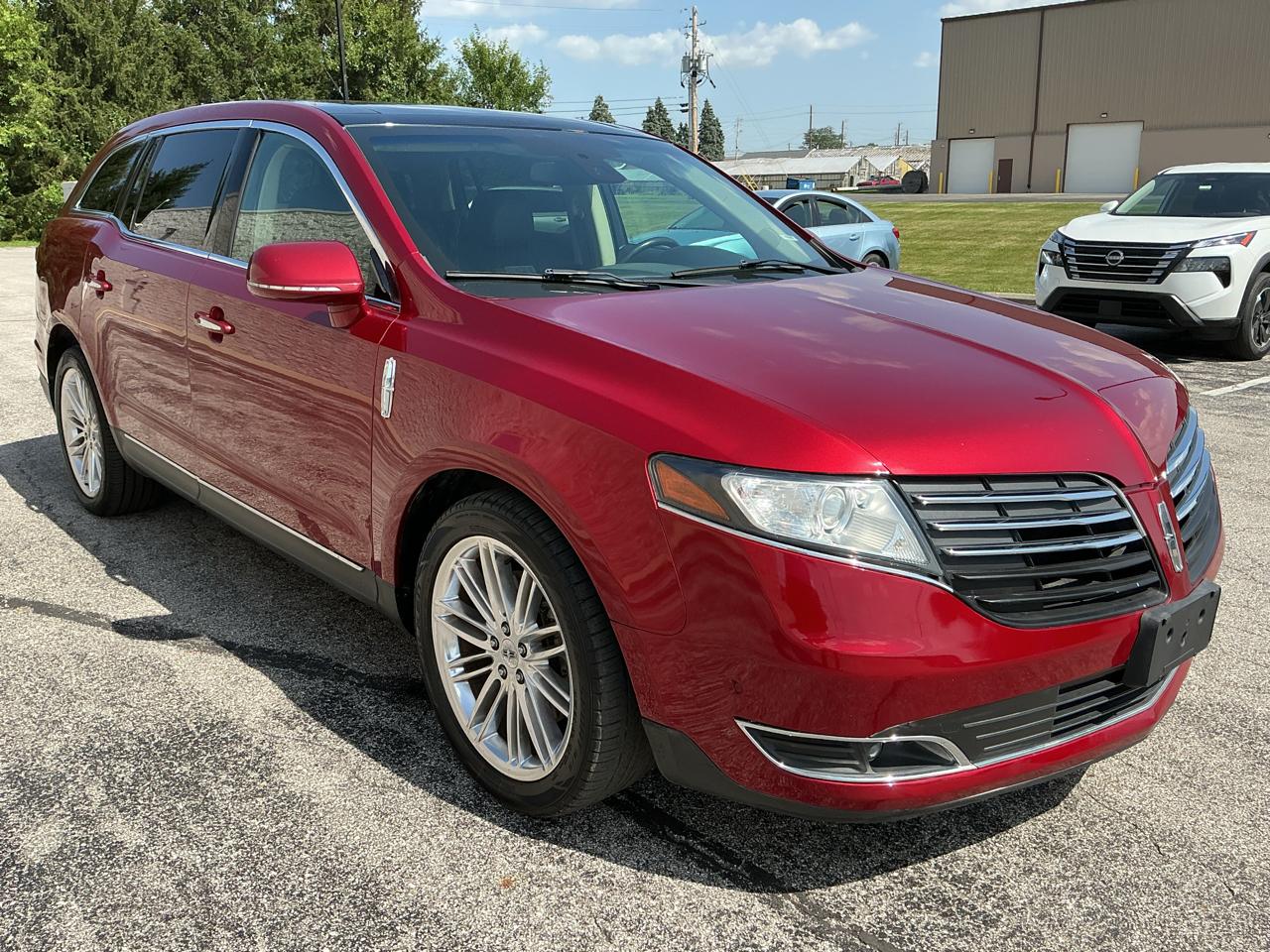 Lincoln MKT 3.5L with EcoBoost AWD 2017