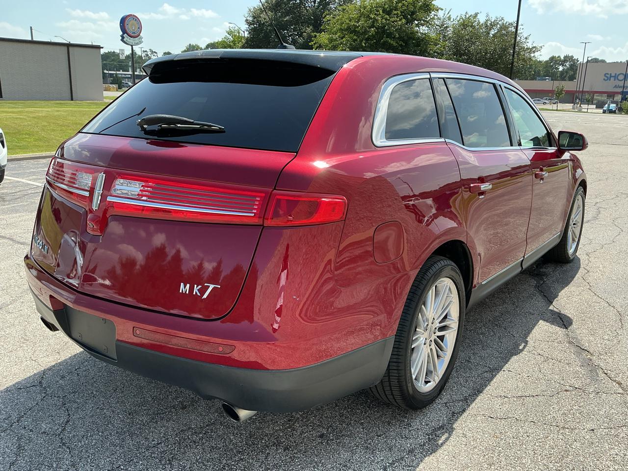 Lincoln MKT 3.5L with EcoBoost AWD 2017