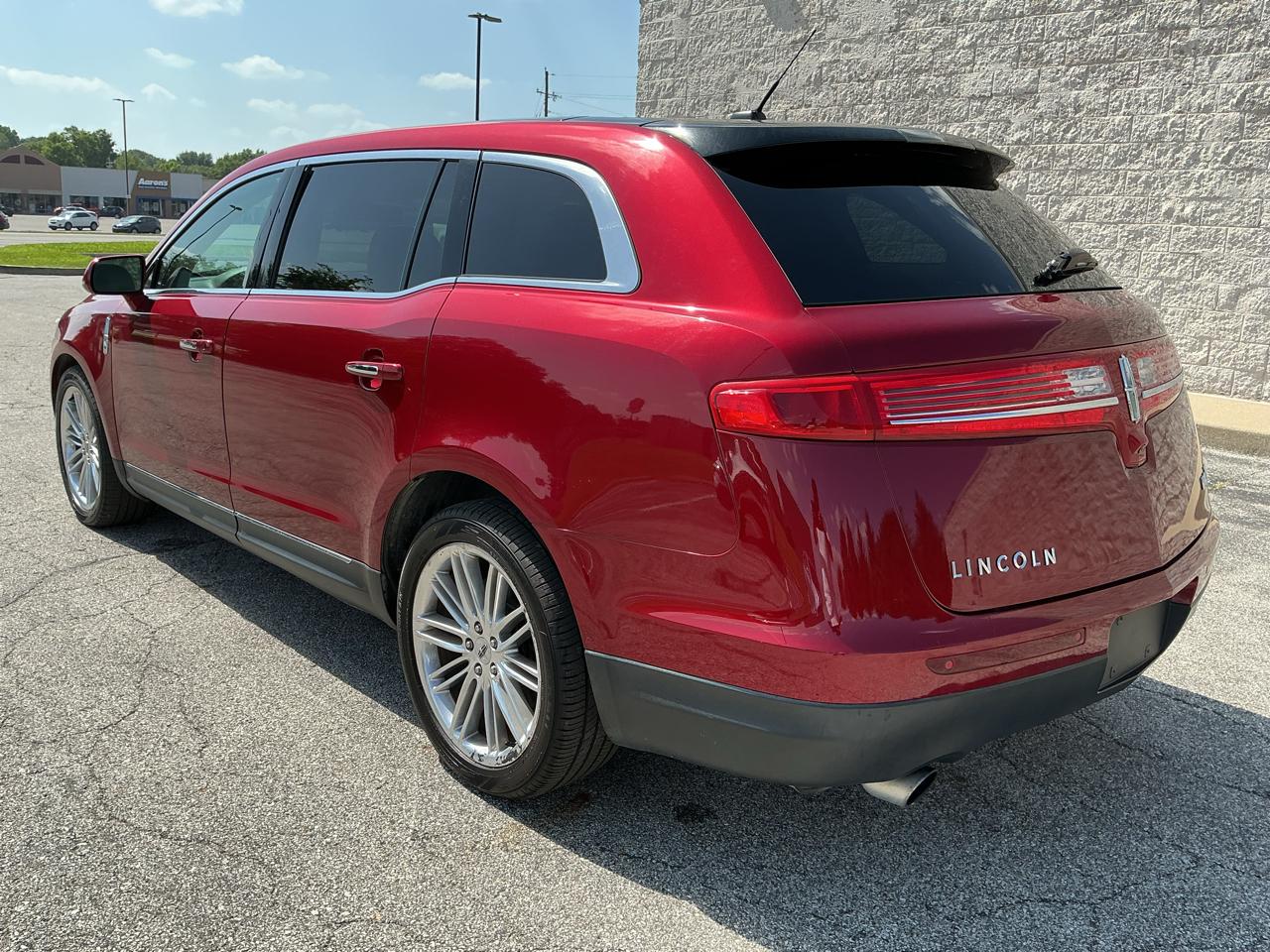 Lincoln MKT 3.5L with EcoBoost AWD 2017