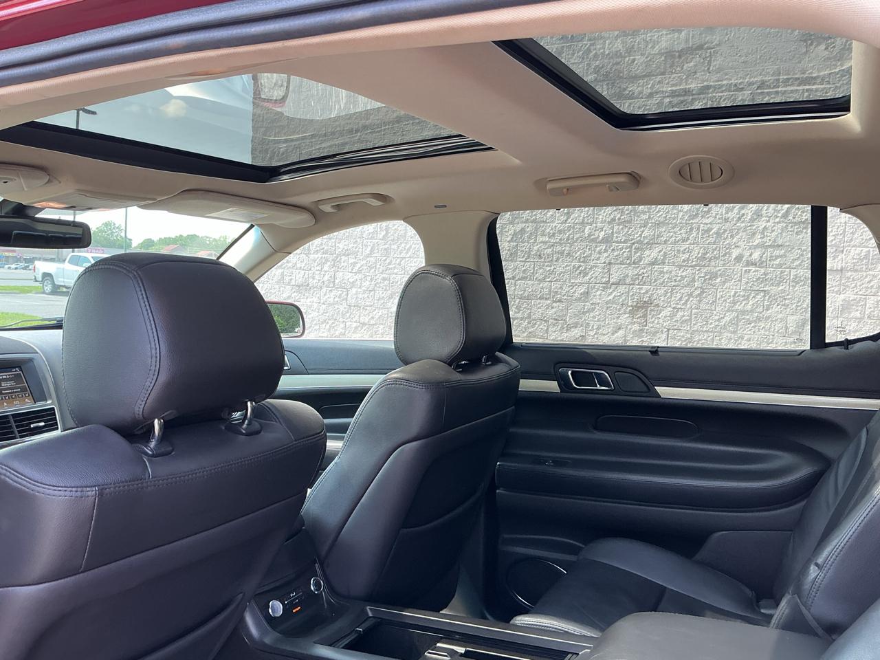 Lincoln MKT 3.5L with EcoBoost AWD 2017