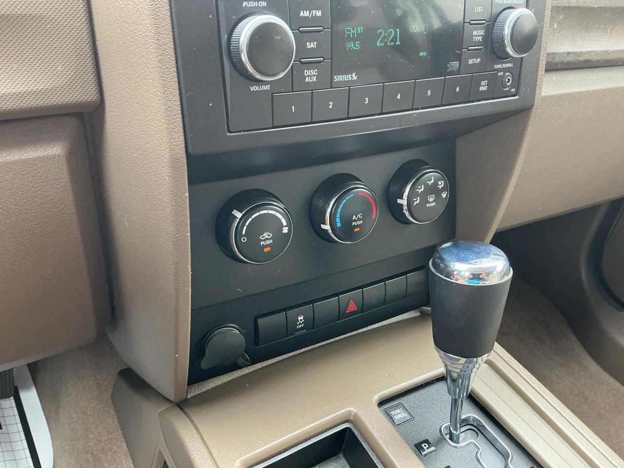 Dodge Nitro Heat 2WD 2010