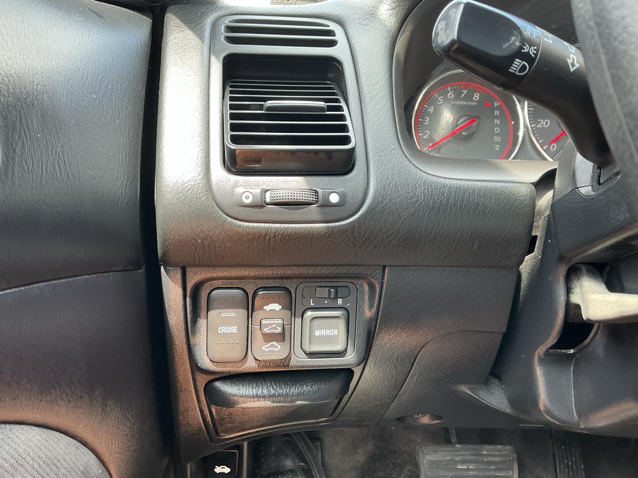 Honda Civic EX Coupe AT with Front Side Airbags 2004