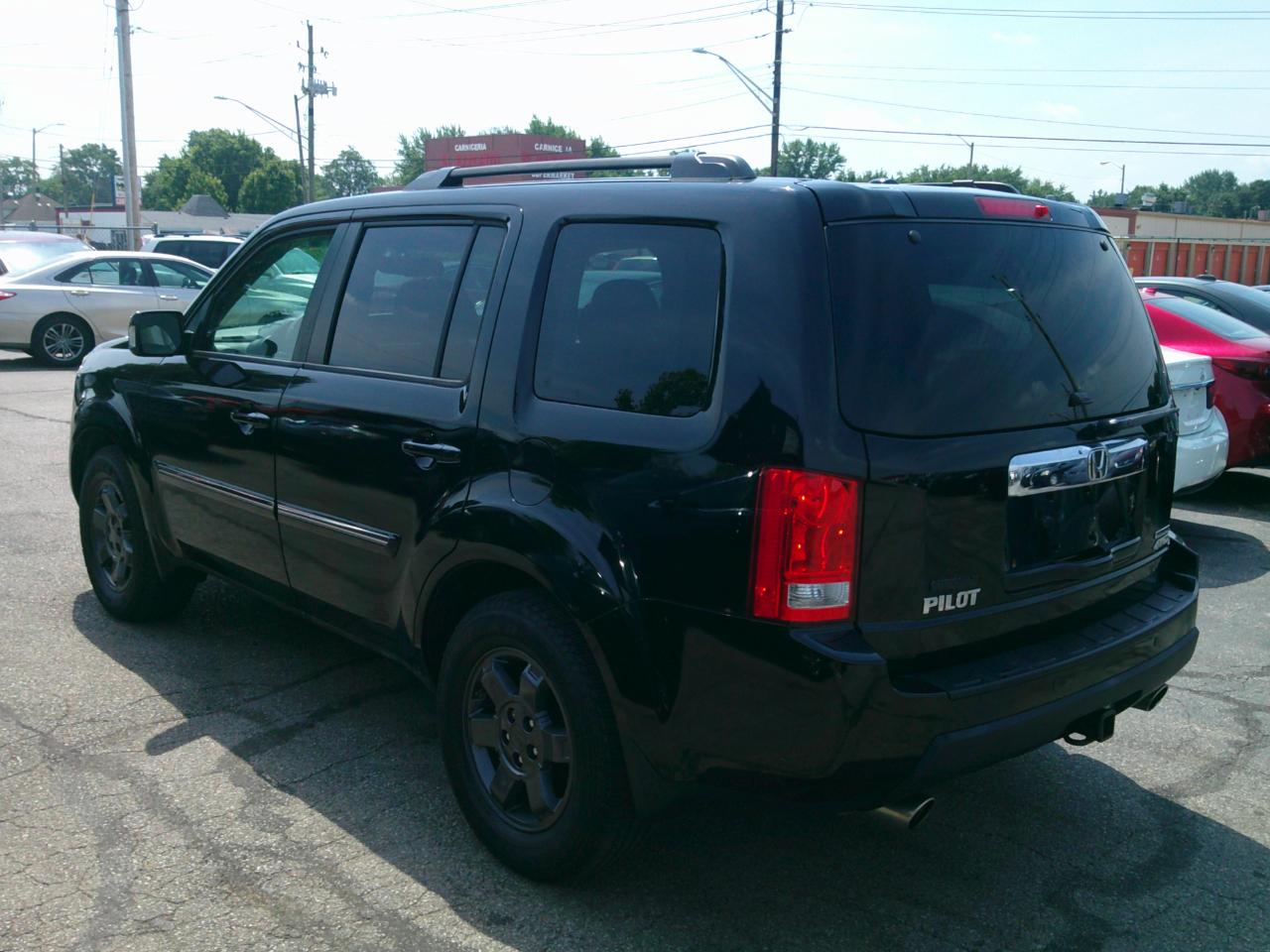 Honda Pilot Touring 4WD 5-Spd AT with DVD 2011