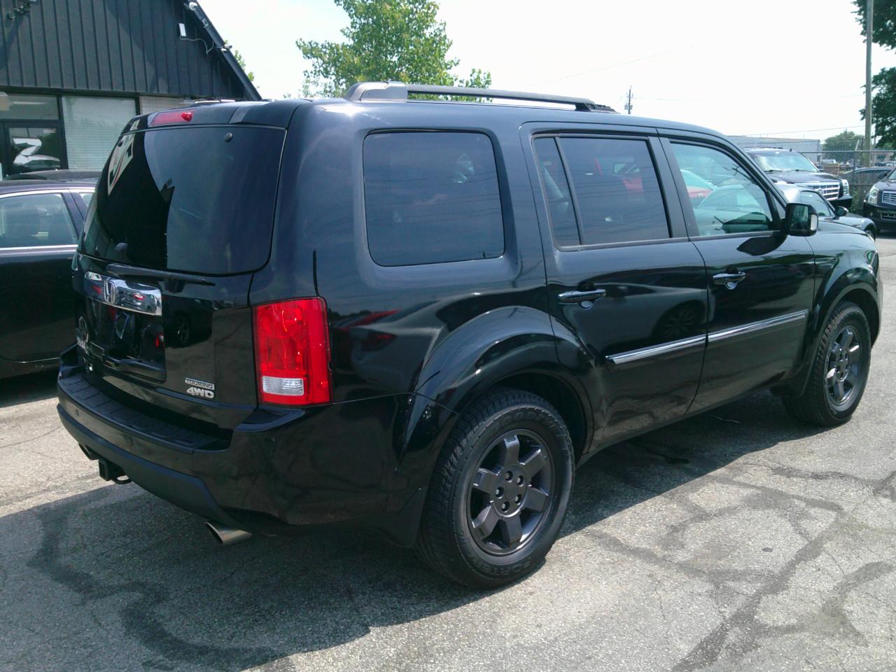 Honda Pilot Touring 4WD 5-Spd AT with DVD 2011