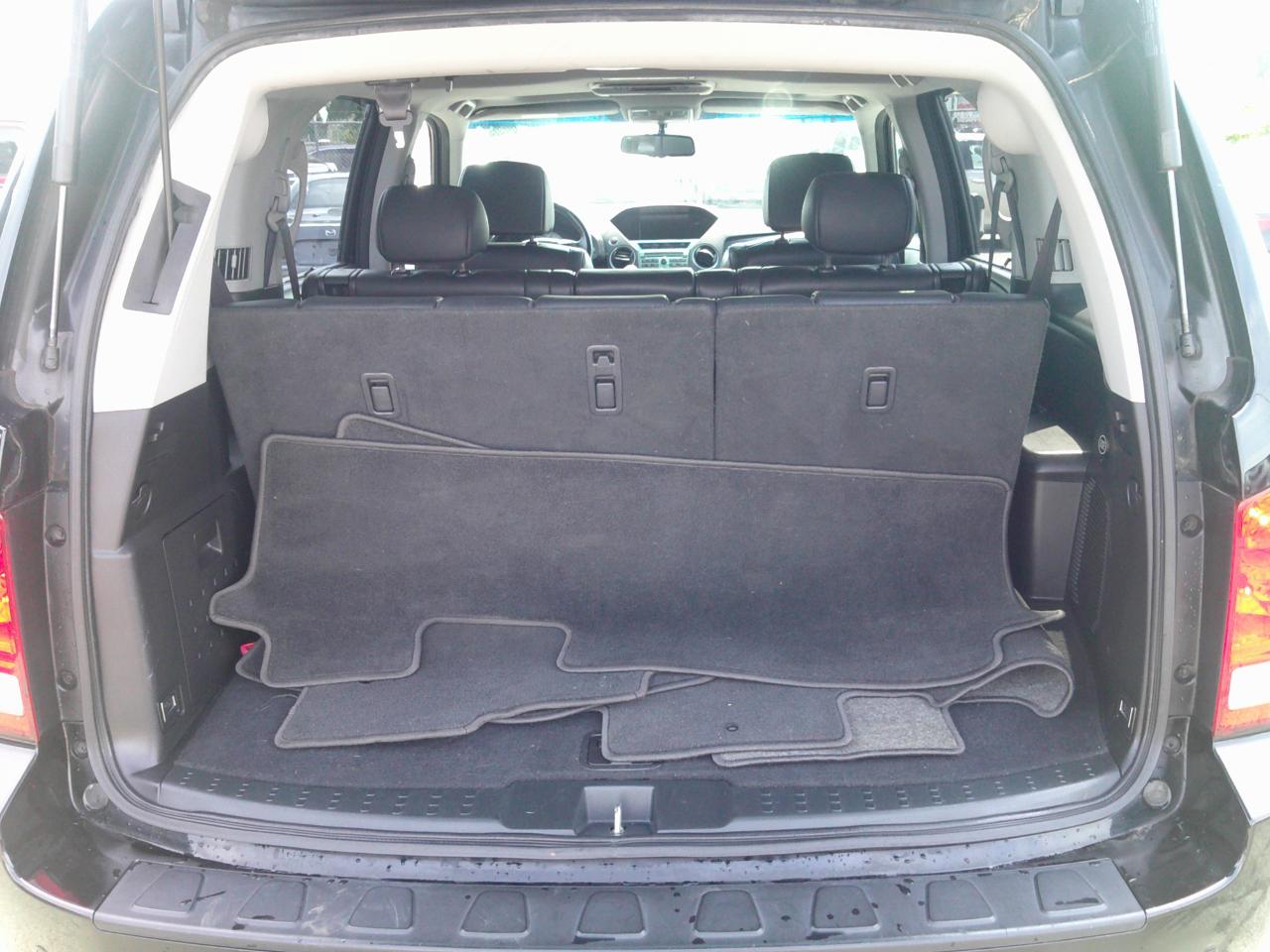 Honda Pilot Touring 4WD 5-Spd AT with DVD 2011