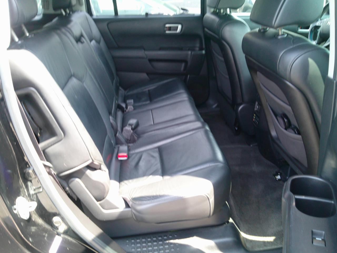Honda Pilot Touring 4WD 5-Spd AT with DVD 2011