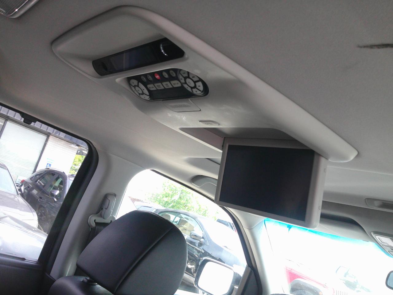 Honda Pilot Touring 4WD 5-Spd AT with DVD 2011
