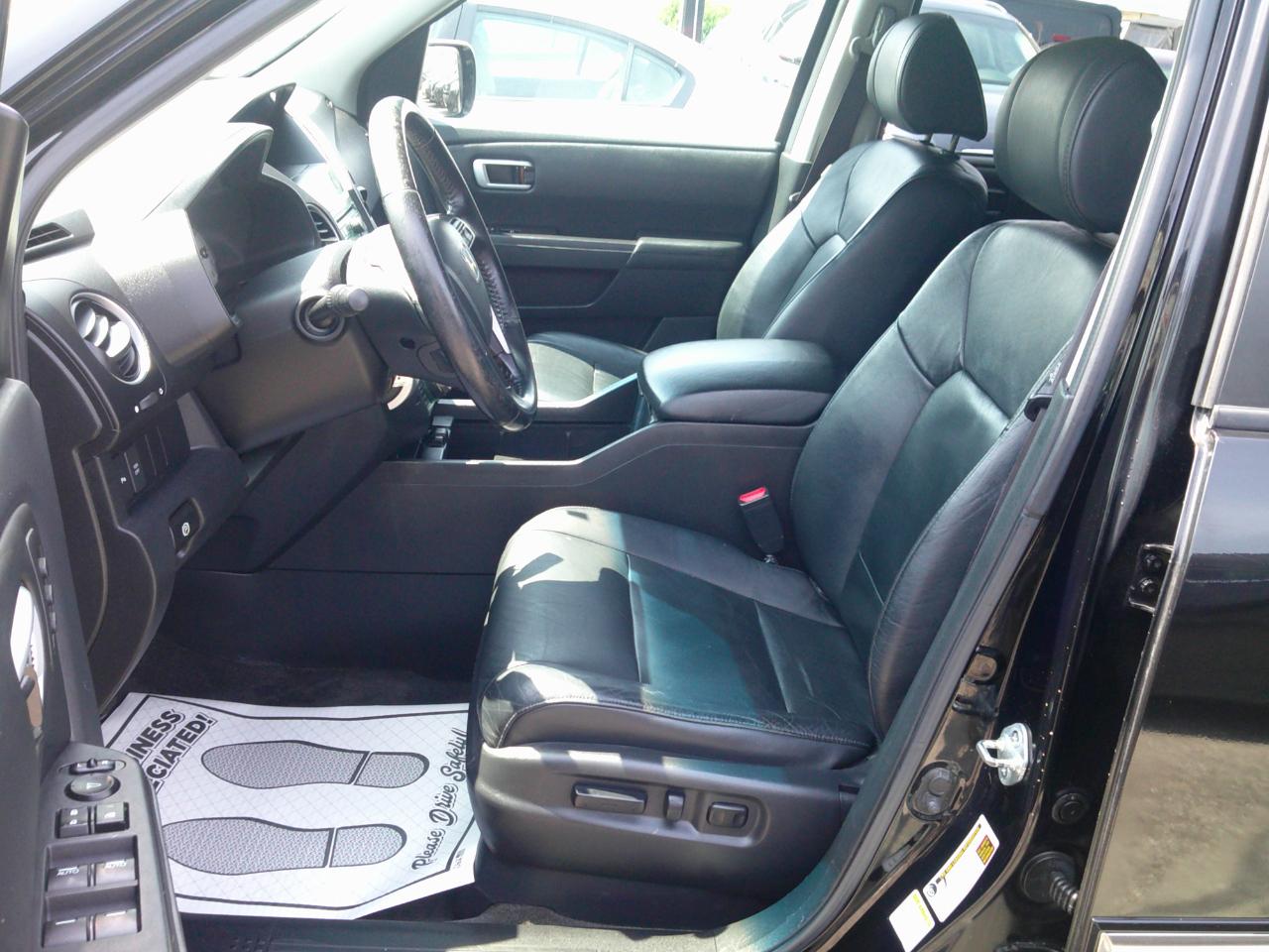 Honda Pilot Touring 4WD 5-Spd AT with DVD 2011