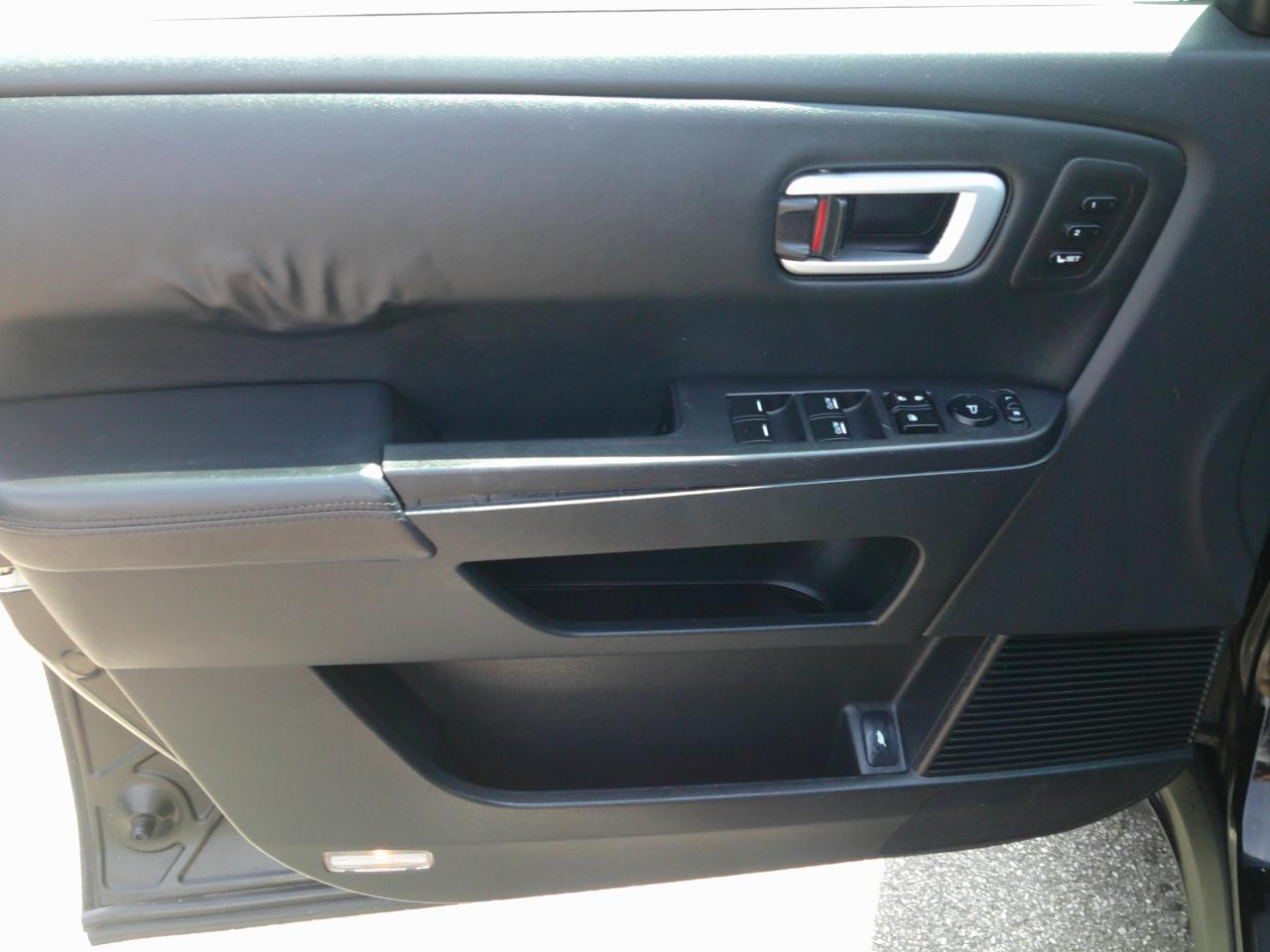 Honda Pilot Touring 4WD 5-Spd AT with DVD 2011