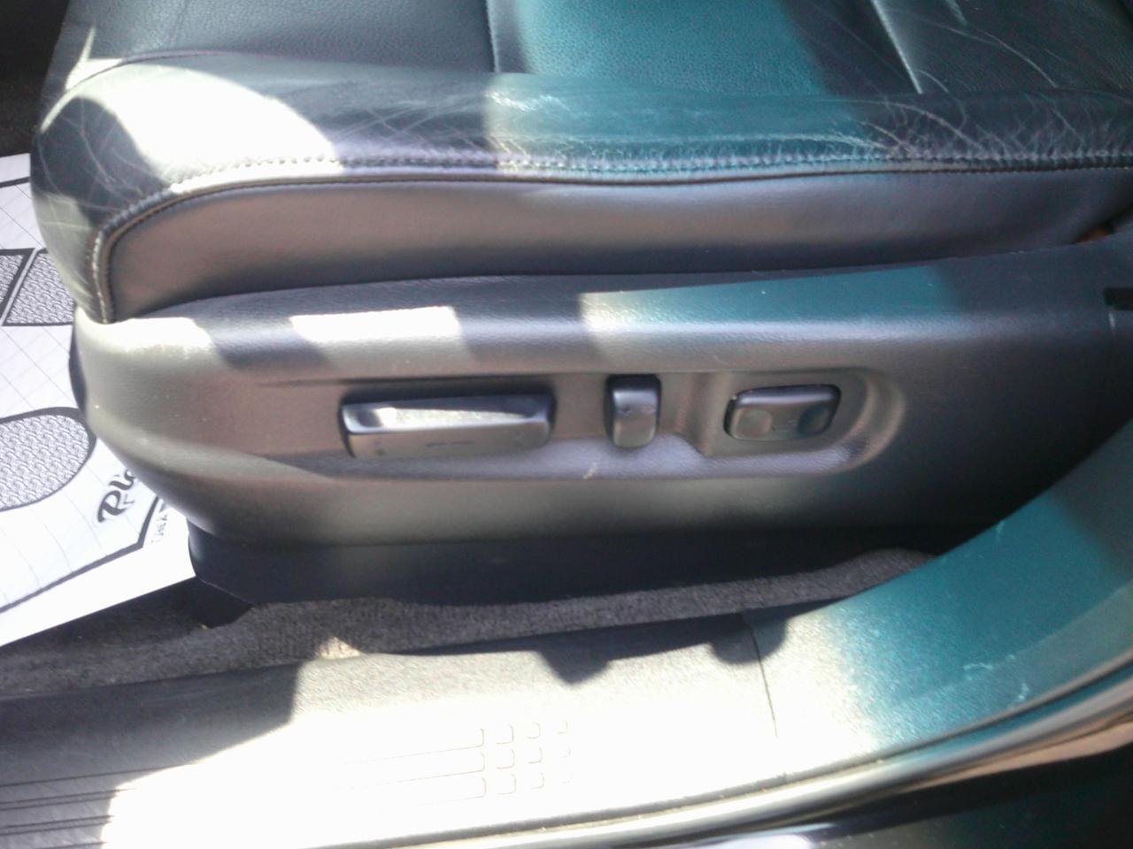 Honda Pilot Touring 4WD 5-Spd AT with DVD 2011