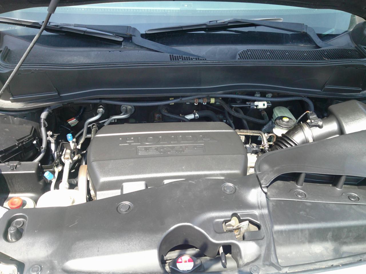 Honda Pilot Touring 4WD 5-Spd AT with DVD 2011