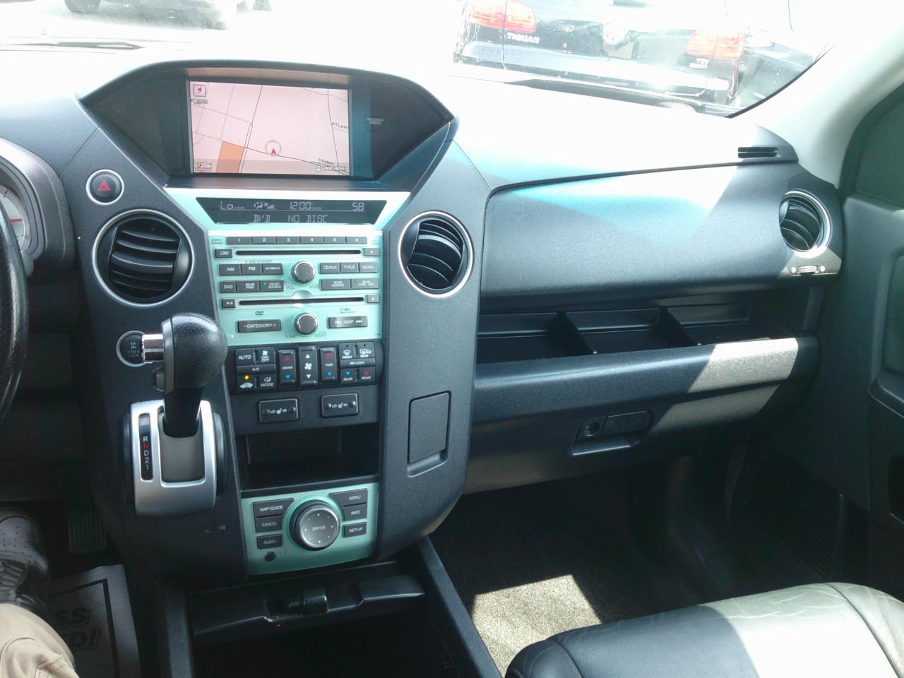 Honda Pilot Touring 4WD 5-Spd AT with DVD 2011