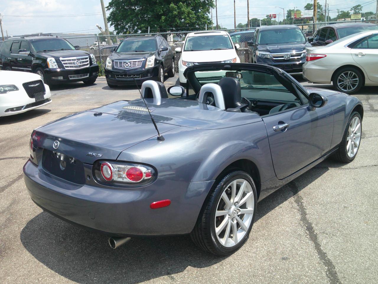 Mazda MX-5 Miata Touring Power Retractable Hardtop 2008