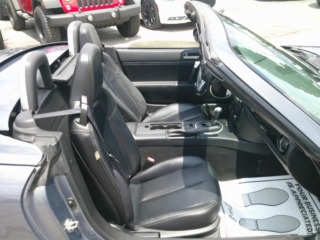 Mazda MX-5 Miata Touring Power Retractable Hardtop 2008