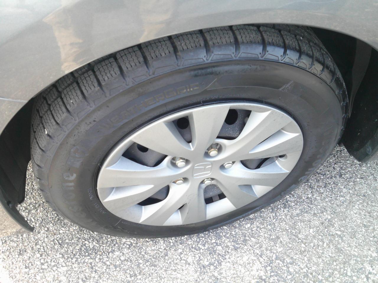 Honda Civic LX Coupe 5-Speed AT 2012