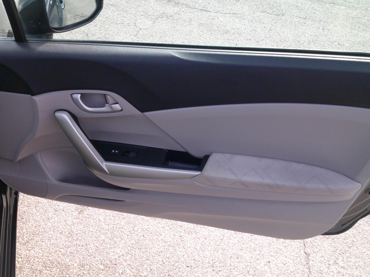 Honda Civic LX Coupe 5-Speed AT 2012