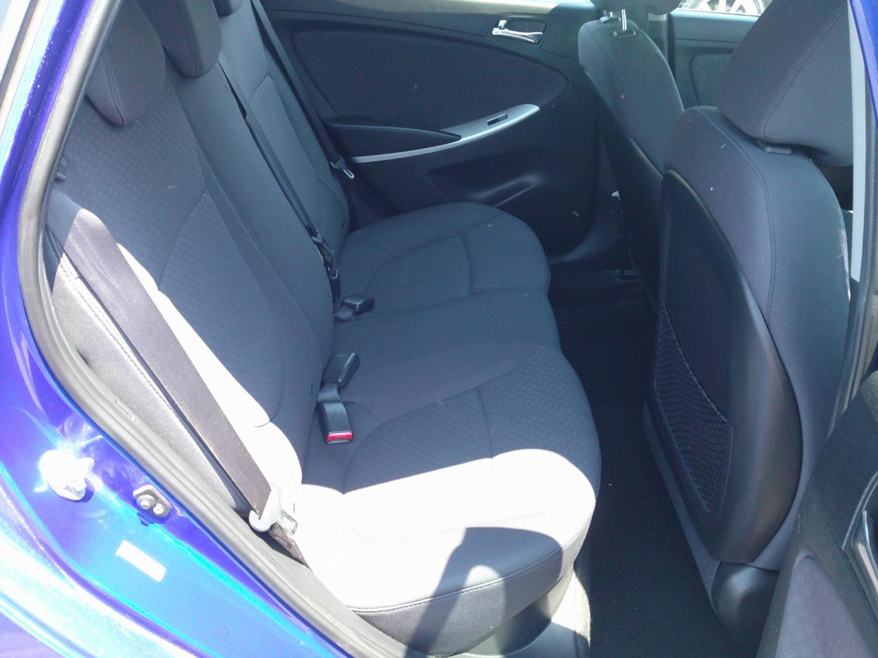 Hyundai Accent SE 5-Door 2012