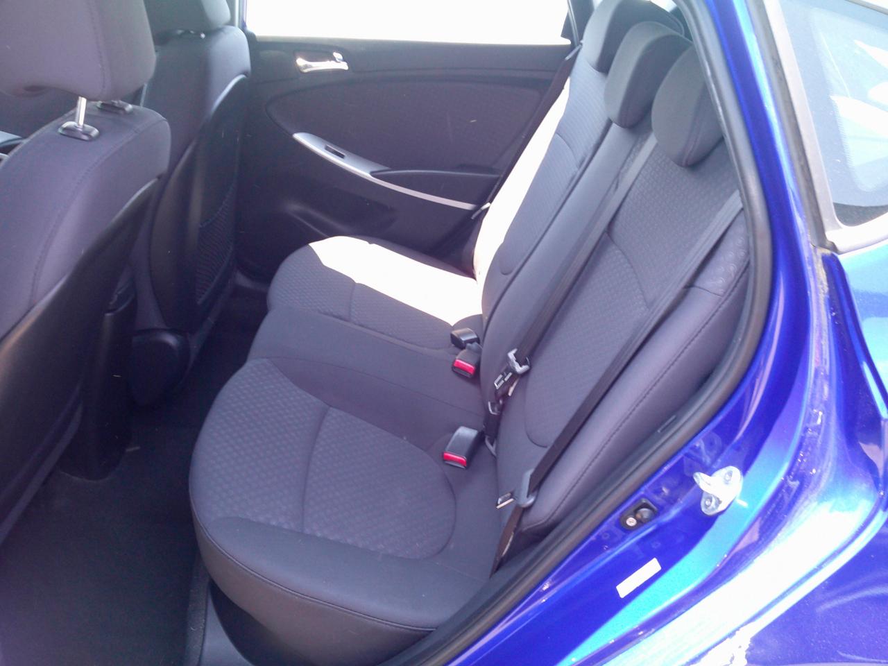 Hyundai Accent SE 5-Door 2012