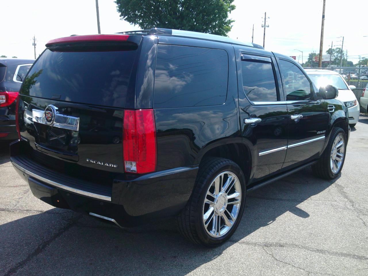 Cadillac Escalade AWD Platinum 2013