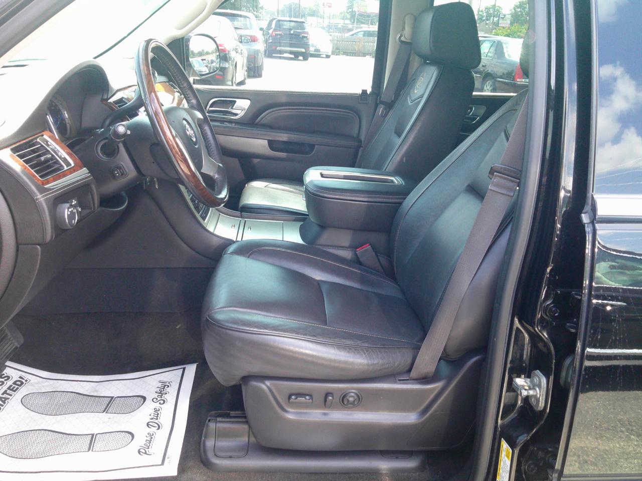 Cadillac Escalade AWD Platinum 2013