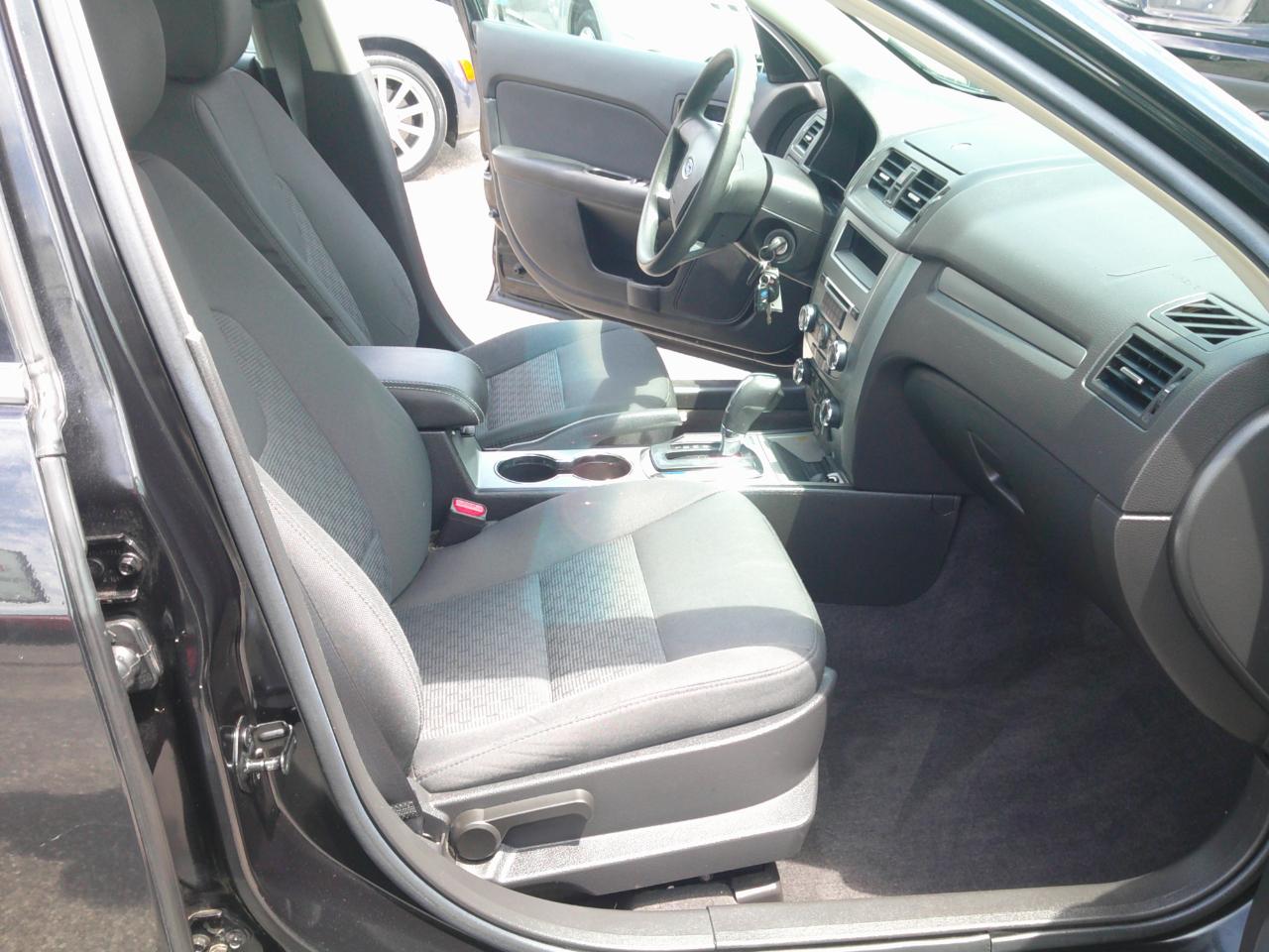 Ford Fusion SE 2012