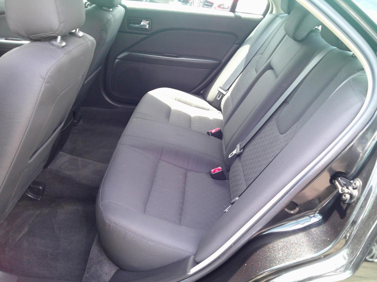 Ford Fusion SE 2012
