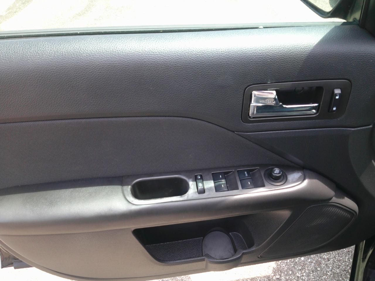 Ford Fusion SE 2012