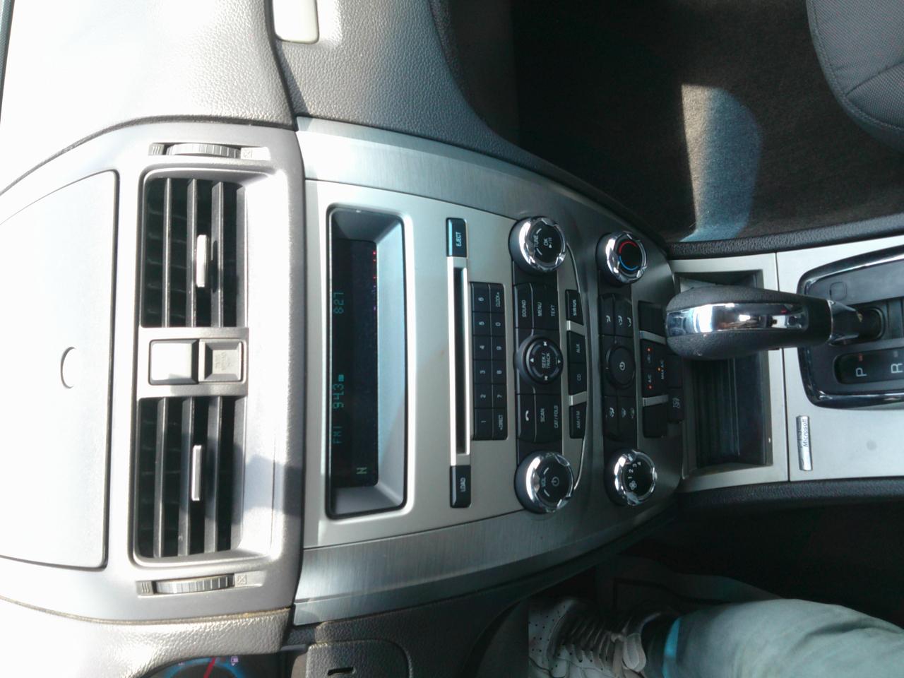 Ford Fusion SE 2012