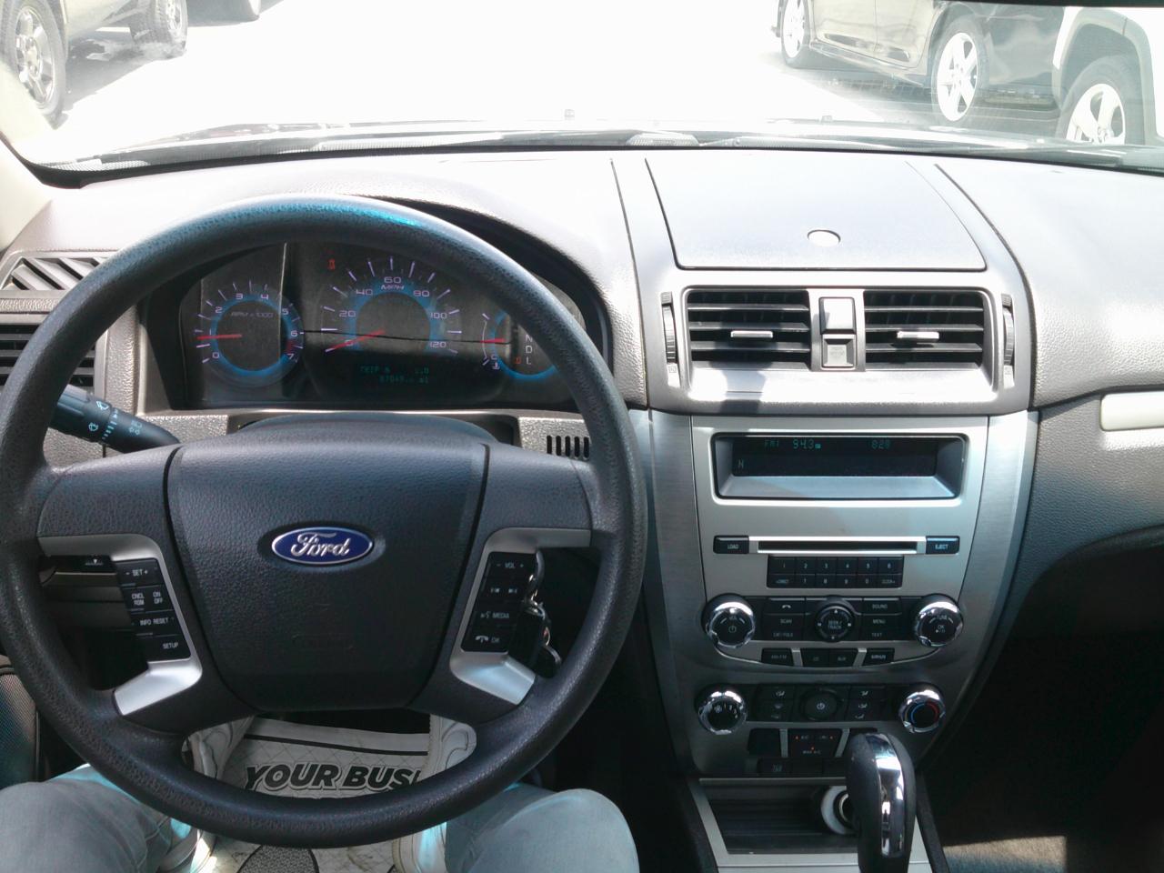 Ford Fusion SE 2012