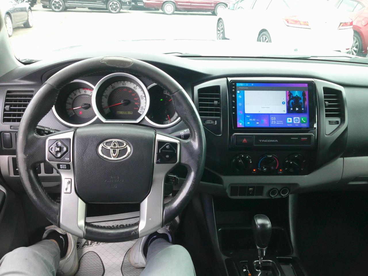 Toyota Tacoma PreRunner Double Cab I4 4AT 2WD 2015