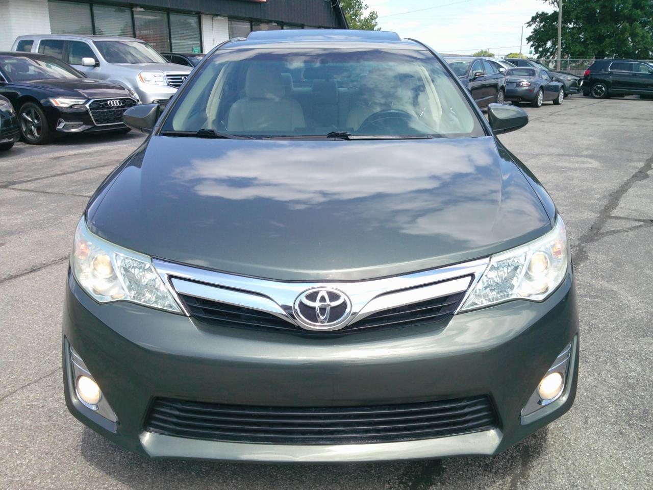 Toyota Camry XLE 4D Sedan 2012